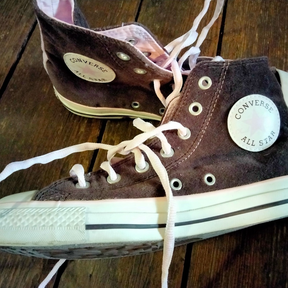 Converse All-Stars Velvety Brown Sz 6 Preowned
